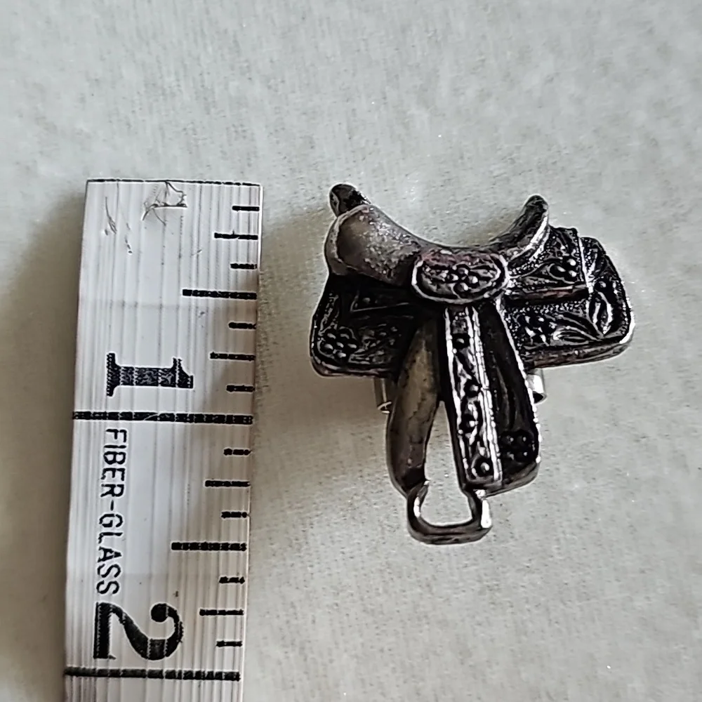 Vintage Silver Saddle Bolo Tie Clip 🔑